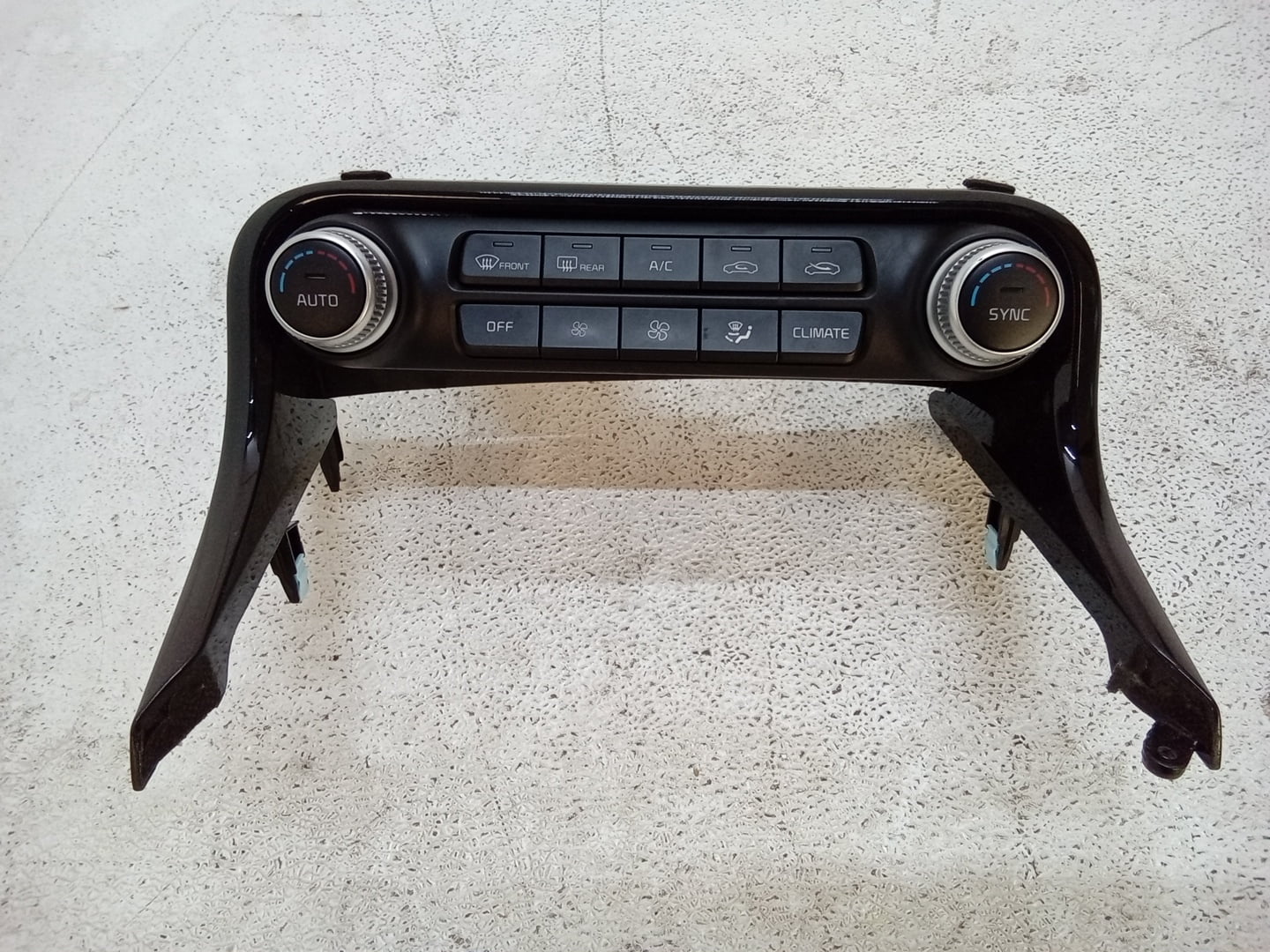 Pre-Owned 2019 Kia Stinger AC/ Heater Control Unit w/ Bezel  97250J5000 OEM (Good)