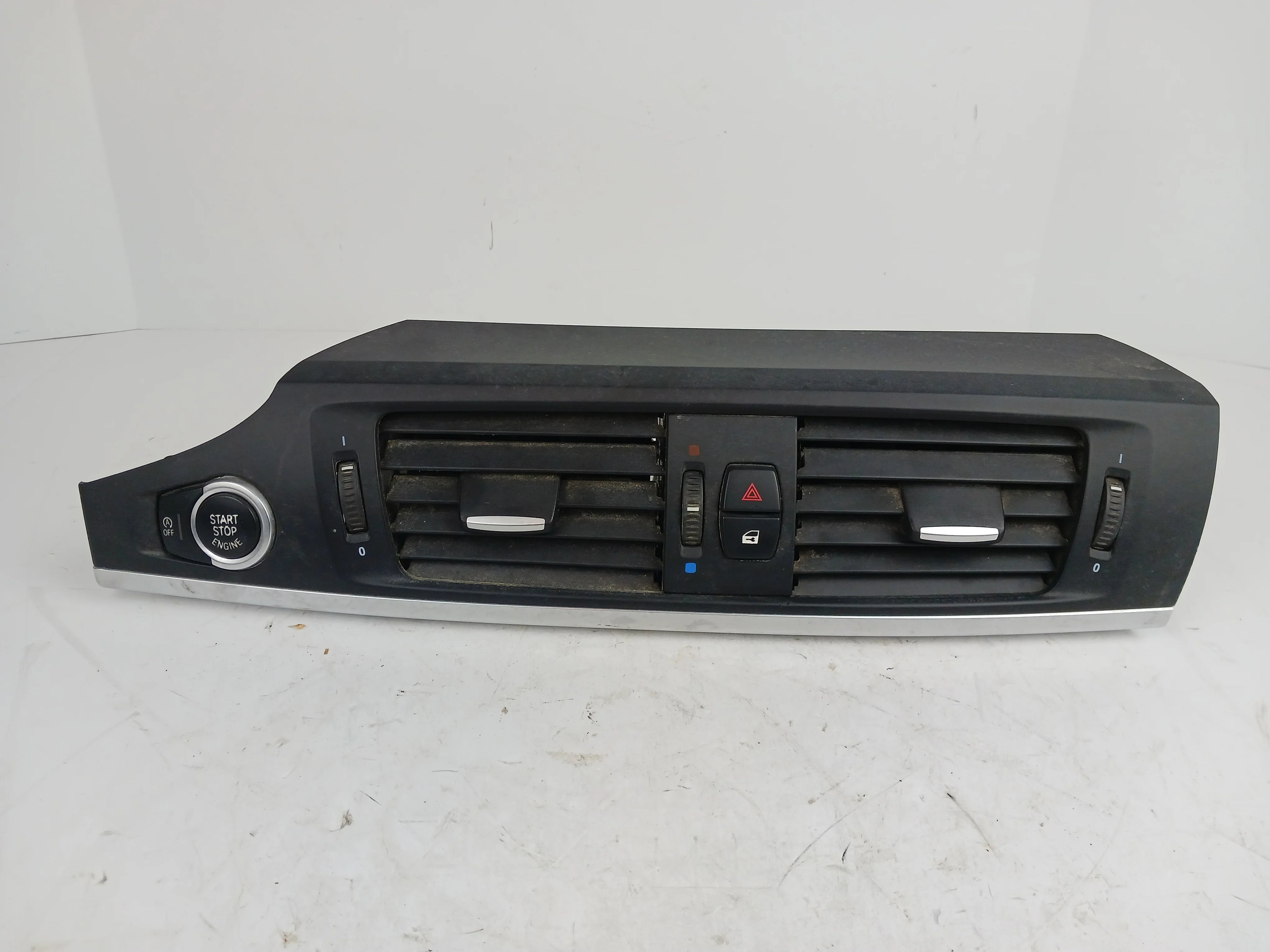 Pre-Owned 11 12 13 BMW X3 Ignition Start Button & Bezel OEM (Good)